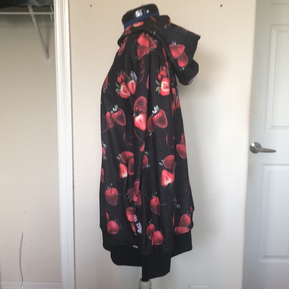 Travas Tokyo strawberry hoodie black - Picture 1 of 7